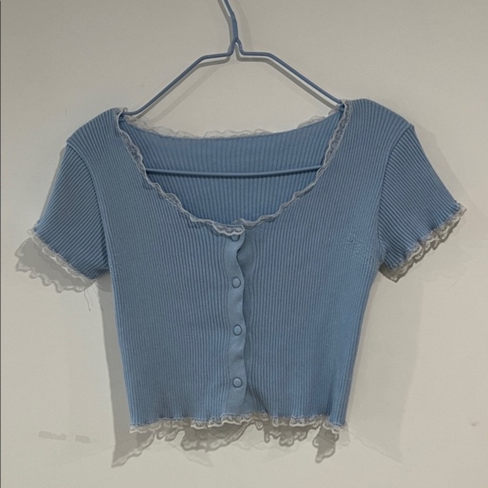 Light Blue Ribbed Lace-Trim Button Front Crop Top